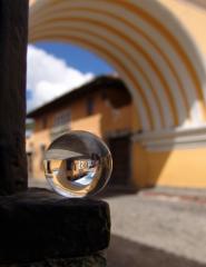 Around the corner – The Arch of Santa Catalina, Antigua, Guatemala, October, 29, 2007